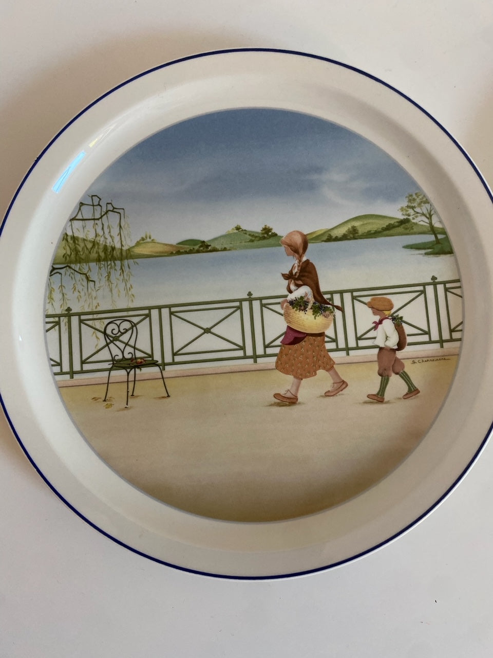 Pair of Collectible Villeroy et Boch Children's Motif Plates