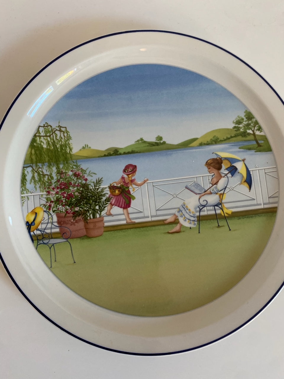 Pair of Collectible Villeroy et Boch Children's Motif Plates